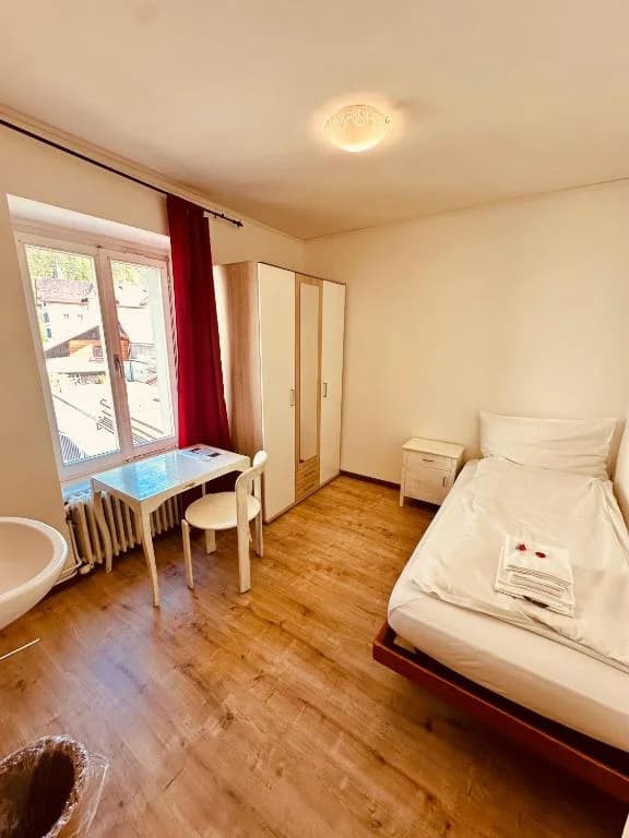 Single Room with Shared Bathroom